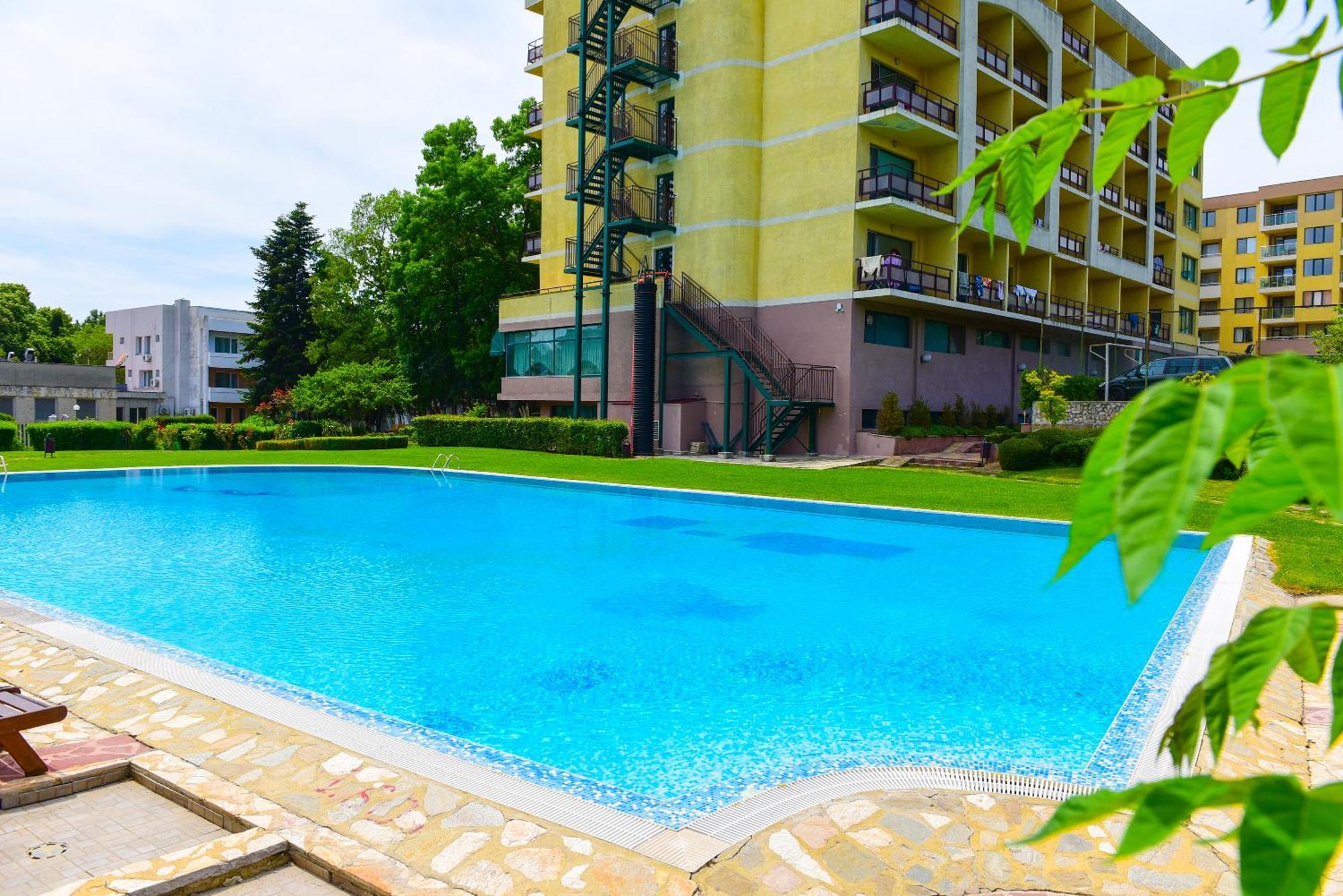 Charming Sunny Apartment+Swimming Pool Saints Constantine and Helena Bagian luar foto